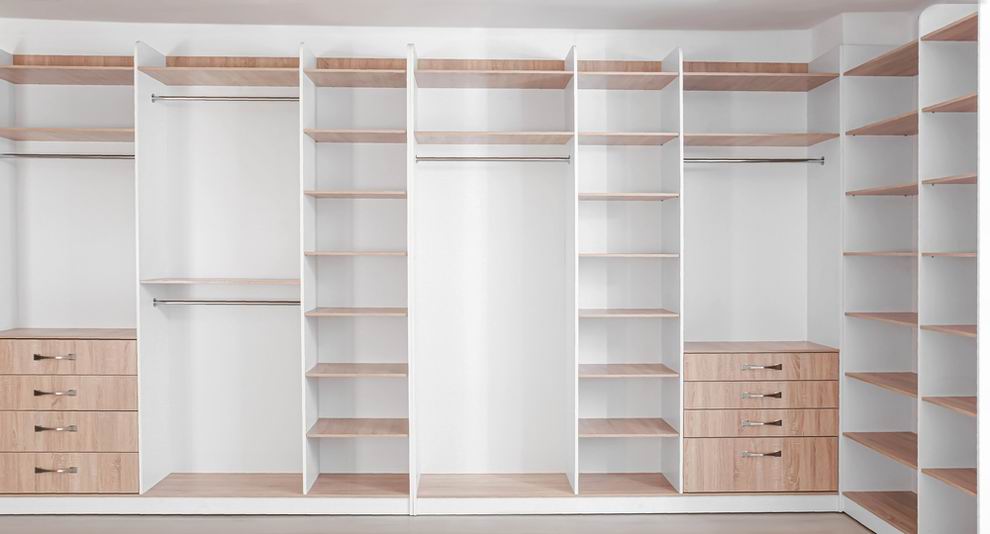 beépített szekrény